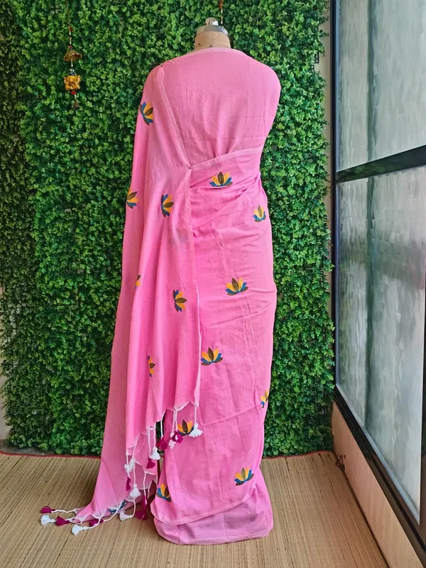 Rose_Pink_color_Mul_Cotton_Saree_with_lotus_embroidery_work_Design.