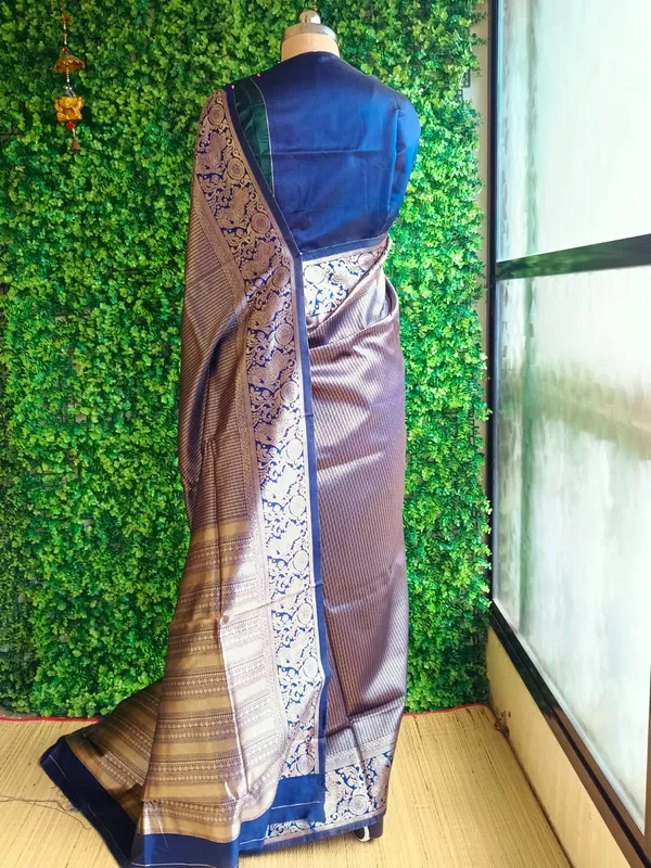 Royal_Blue_color,_Checkered_body_and_Beautiful__Ornamental_Border_Design_work_Banaras_Silk_Saree.