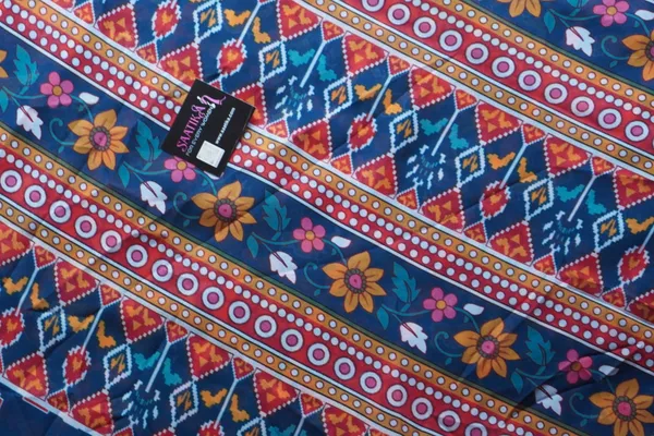 Multicolor_Patola_Print_Casual_Weightless_Saree_For_Women