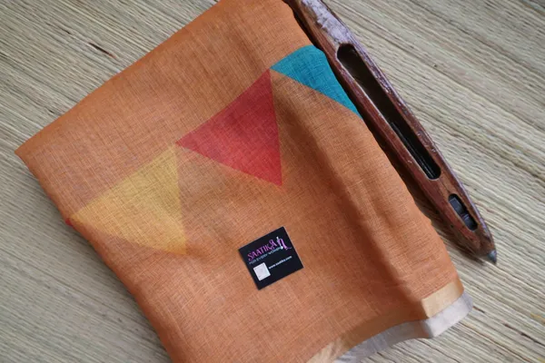 Tricolor_(_Mustered_Yellow,_Dark_Bric,_Mehandi_Green_)_Triangle_Design_Linen_Cotton_Saree