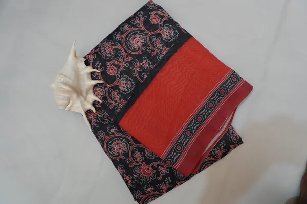 Black_and_Maroon_color_Chanderi_cotton_Printed_Saree