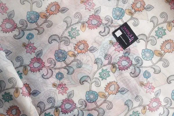 Thanjavur_Painting_Design_Printed_Half_White_Linen_Cotton_Casual_Light_Weight_Saree_For_Women