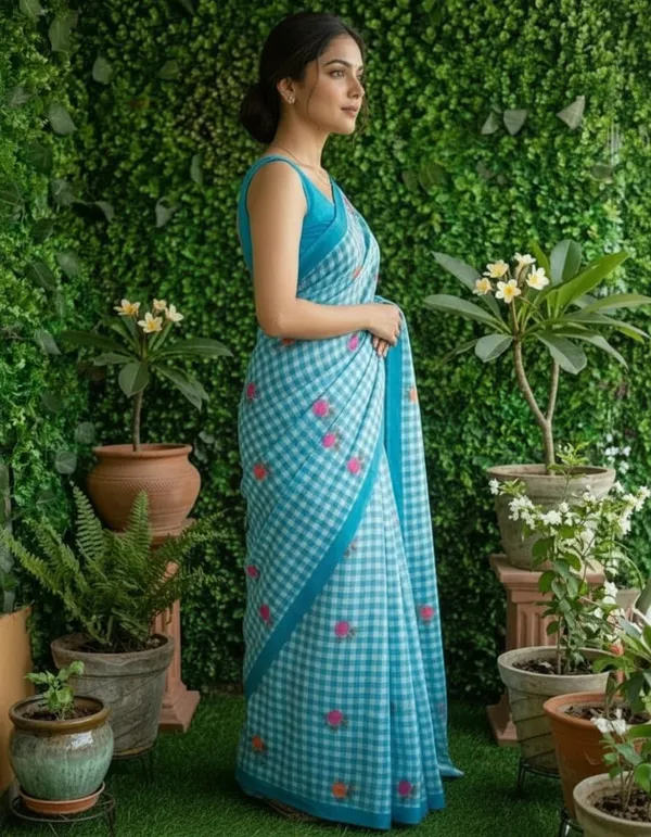 Blue_and_White_Beautiful_Chex_Printed_Cotton_Saree