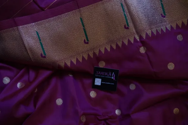 Maroon_color_Beautiful_Paithani_Silk_Saree_for_Women