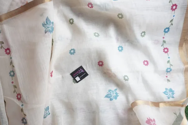 Half_White_Beautiful_Printed_Cotton_Casual_Light_Weight_Saree
