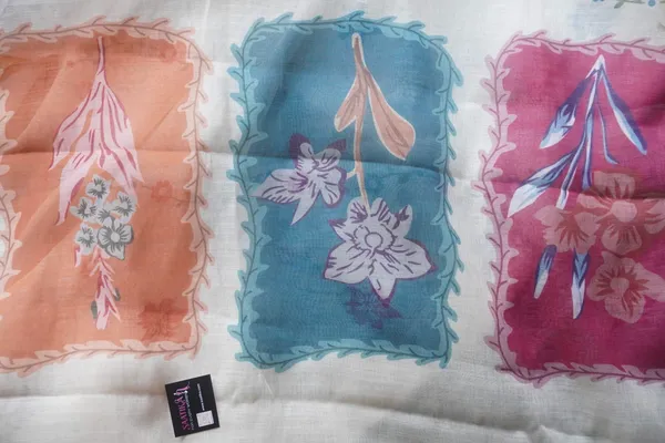 Half_White_Beautiful_Printed_Cotton_Casual_Light_Weight_Saree