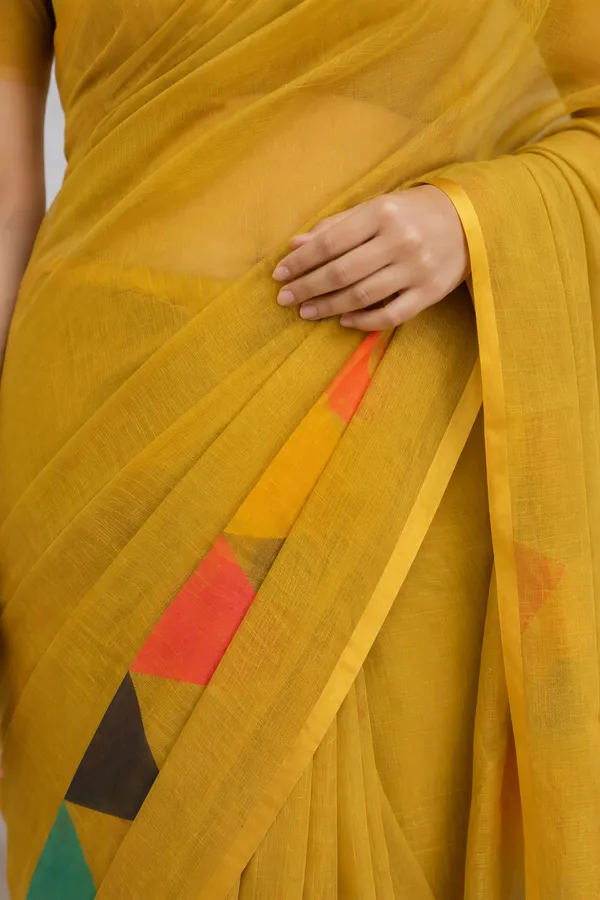 Triangle_Border_Design_Printed_Mehndi_Green_Cotton_Casual_Light_Weight_Saree_For_Women