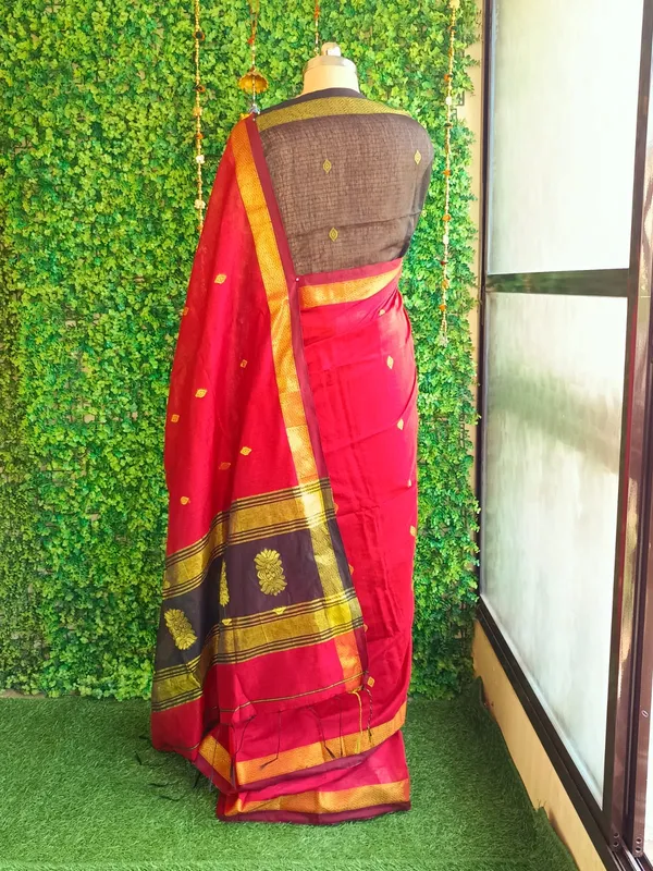 Reddish_color_Handloom_Woven_Bengal_Cotton_Saree