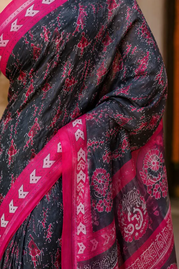 Dark_Grey_color_Pure_Cotton_Printed_Mulmul_Saree