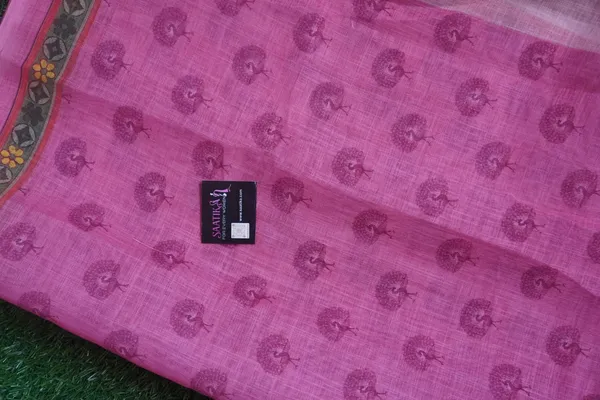 Pink_color_Beautiful_Peacock_and_Lotus_Printed_Cotton_Casual_Light_Weight_Saree