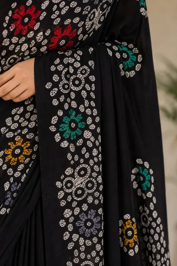 Black_and_White_Printed_Pure_Mul_Cotton_Saree_For_Women