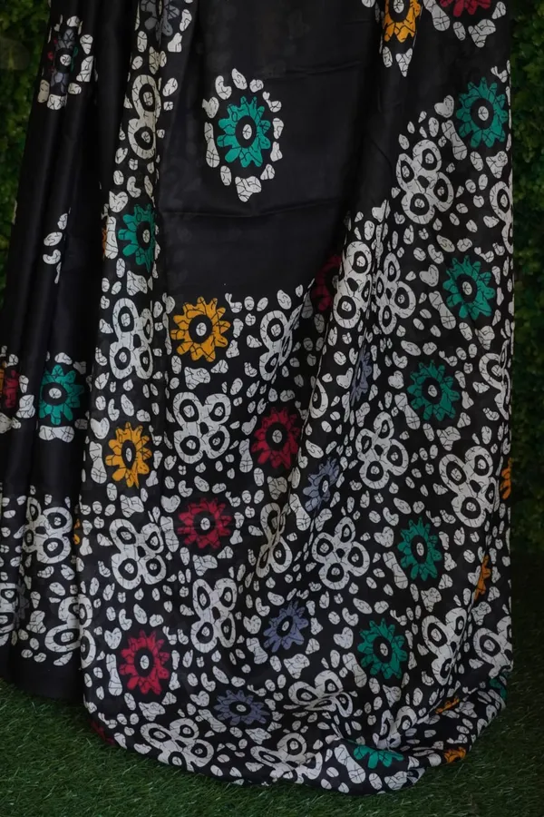 Black_and_White_Printed_Pure_Mul_Cotton_Saree_For_Women