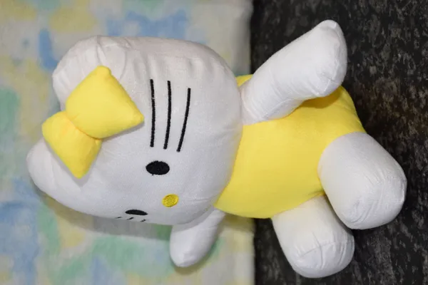 Yellow_Hello_Kitty_Nylex_Plush_Toy