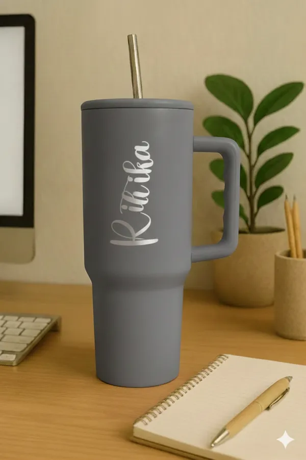 Grey_Stainless_Steel_Trending_Tumbler_With_Straw_For_Unisex