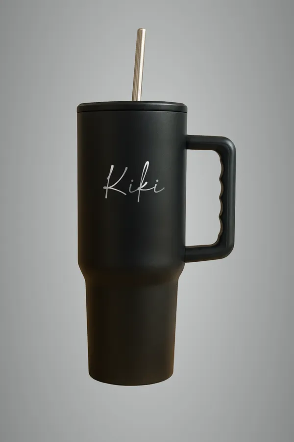 Black_Stainless_Steel_Trending_Tumbler_With_Straw_For_Unisex