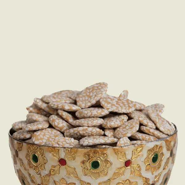 Rajasthani_Royal_A2_Gir_Cow_Ghee_And_Marwadi_Gud_Rewdi_Pack_Of_2