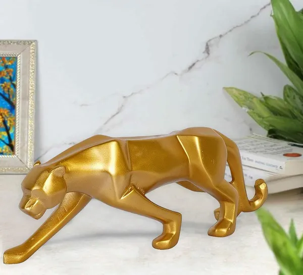 Modern_Gold_Panther_Sculpture_-_Sleek_Resin_Animal_Figurine_for_Home_&_Office_Decor