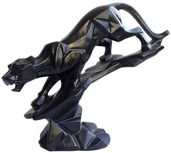 Black_Panther_Sculpture_-_Geometric_Art_Piece_Featuring_a_Majestic_Big_Cat