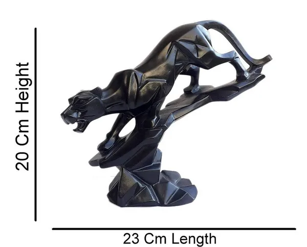 Black_Panther_Sculpture_-_Geometric_Art_Piece_Featuring_a_Majestic_Big_Cat