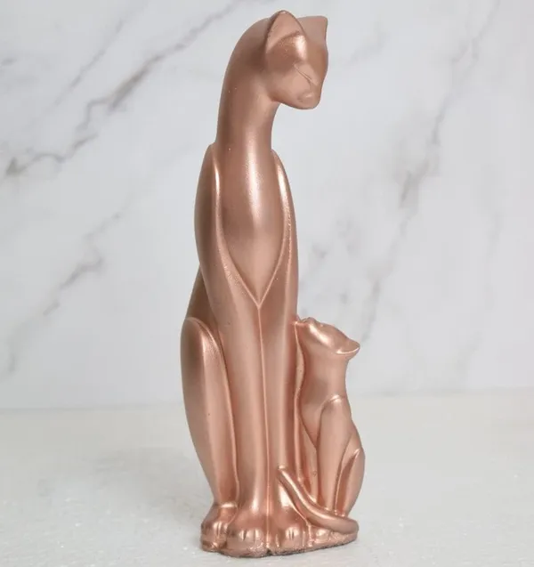 Rose_Gold_Cat_Statue_-_Elegant_Mother_and_Kitten_Sculpture_for_Home_Decor