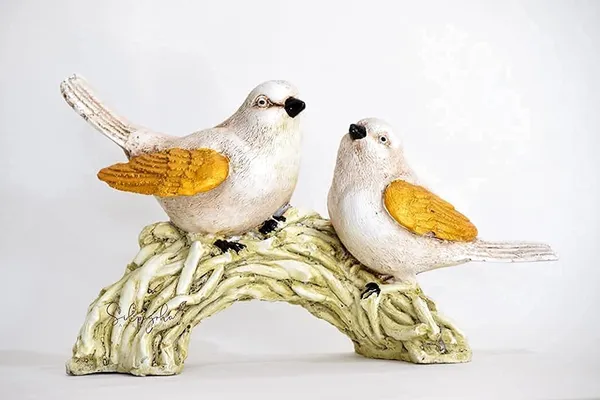Adorable_Bird_Figurines_on_Branch_-_White_and_Gold_Decorative_Statue_for_Home_and_Garden