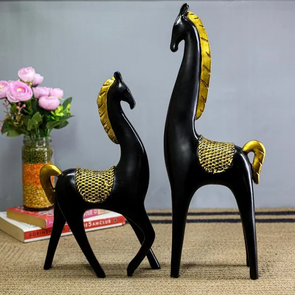 Elegant_Black_&_Gold_Giraffe_Figurines_-_Modern_Home_Decor_Set