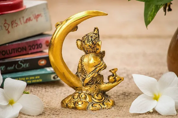 Golden_Ganesha_Statue_on_Crescent_Moon_for_Home_Decor_&_Gifting