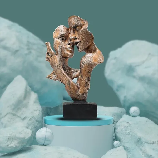 Modern_Abstract_Resin_Couple_Sculpture_Romantic_Kiss_Statue,_Ideal_Wedding,_Anniversary_&_Home_Tabletop_Decor
