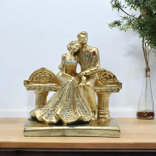Luxurious_Golden_Couple_Bench_Statue_-_Ideal_for_Living_Room_or_Office_Decoration