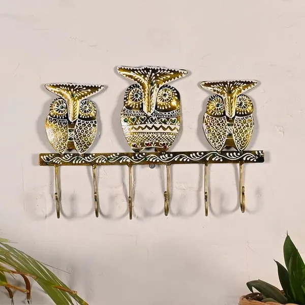 Beautiful_Handcrafted_Metal_Golden_Owl_Key_Holder_|_Hand_Painted_Wall_Hanging_Key_Organizer_|_Perfect_Gift_for_Home_Decor