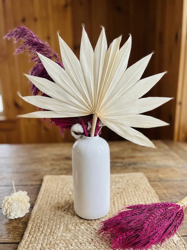 White_Natural_Glam_With_Vase_For_Decoration