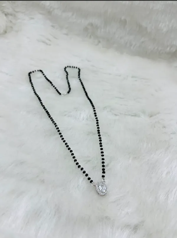925_Silver_Elegant_Oval_Pendant_Mangalsutra_For_Women