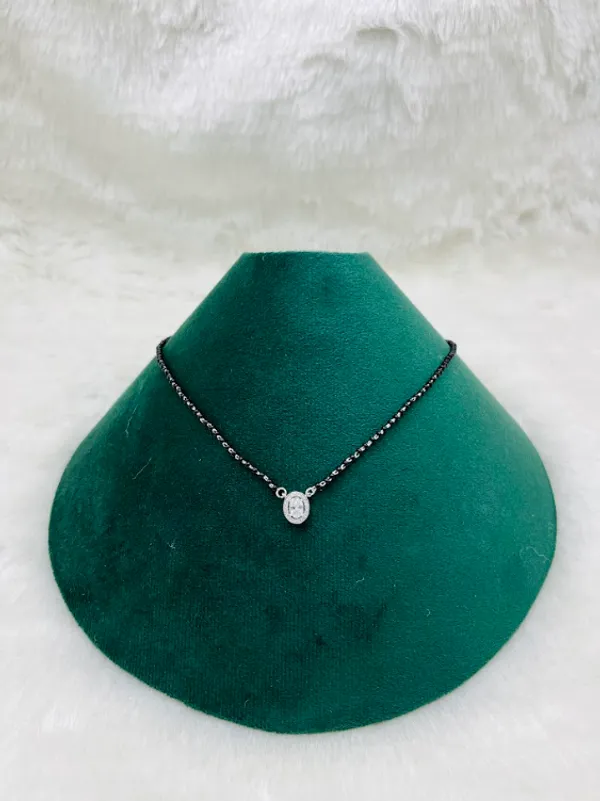 925_Silver_Elegant_Oval_Pendant_Mangalsutra_For_Women