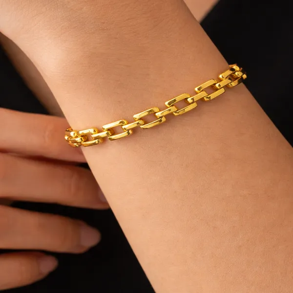 Ridhvee_Anti-Tarnish_Gold_Plated_Chain_Bracelet_For_Women_&_Girls_|_Stylish_Link_Chain_Adjustable_Bracelet_|_Skin_Friendly_Lightweight_Fashion_Jewellery_|_Rv-At-Brc-010