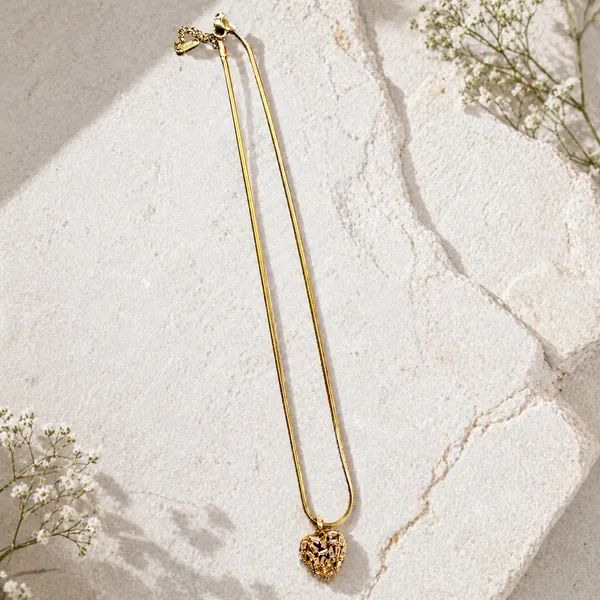 RIDHVEE_Crystal_Heart_Pendant_Necklace_for_Women_|_Anti-Tarnish_Gold_Plated_Chain_with_Sparkling_Crystal_Heart_Charm_|_Elegant_Daily_Wear_Jewellery_Gift_for_Girls_(RV-AT-CPD-035)