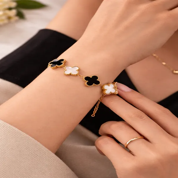 Ridhvee_Elegant_18K_Gold_Plated_Clover_Link_Bracelet_For_Women_??Black_&_White_Enamel_Flower_Charm_Bracelet_??Adjustable_Chain_Everyday_Jewelry_Gift_For_Her_-Rv-At-Brc-002