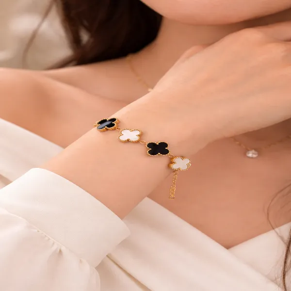 Ridhvee_Elegant_18K_Gold_Plated_Clover_Link_Bracelet_For_Women_??Black_&_White_Enamel_Flower_Charm_Bracelet_??Adjustable_Chain_Everyday_Jewelry_Gift_For_Her_-Rv-At-Brc-002