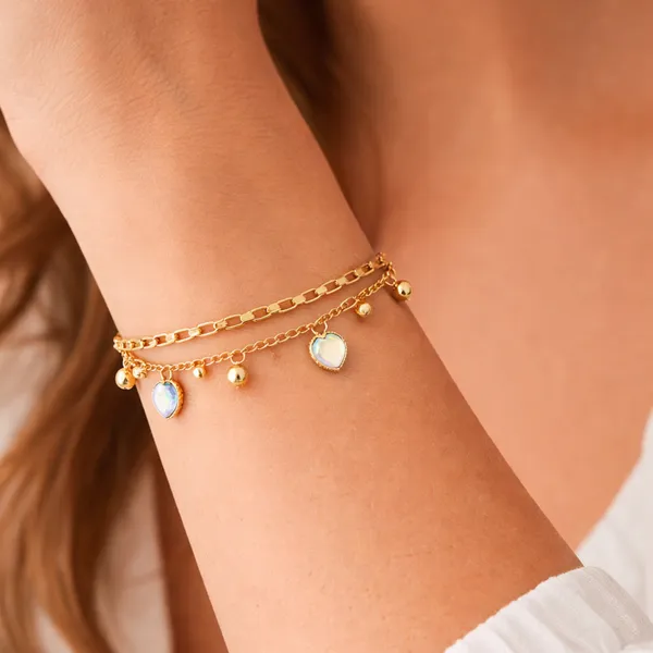 Ridhvee_18K_Gold_Plated_Contemporary_Anti_Tarnish_Heart_Theme_Bracelet_For_Girls_And_Women_-_Rv-At-Brc-004