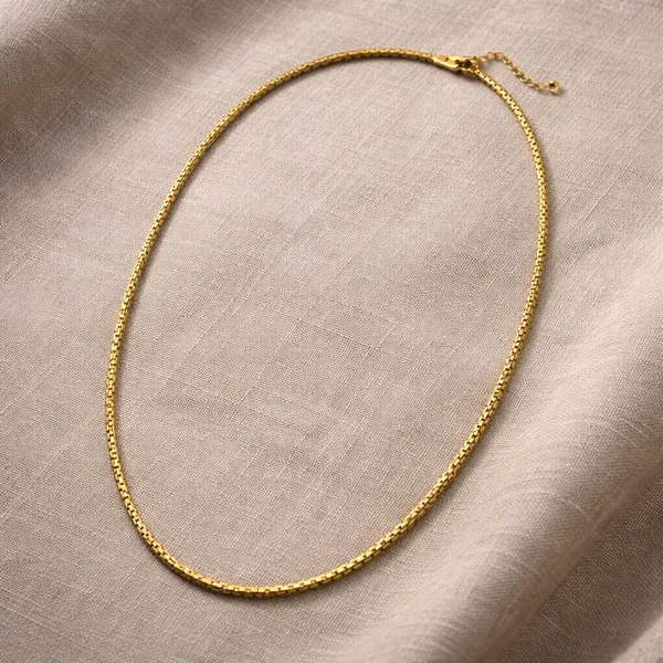 Ridhvee_Anti-Tarnish_Gold_Plated_Chain_Necklace_For_Women_&_Girls_|_Minimalist_Gold_Chain_|_Skin_Friendly_Lightweight_Fashion_Jewellery_|_Rv-At-Cpd-004