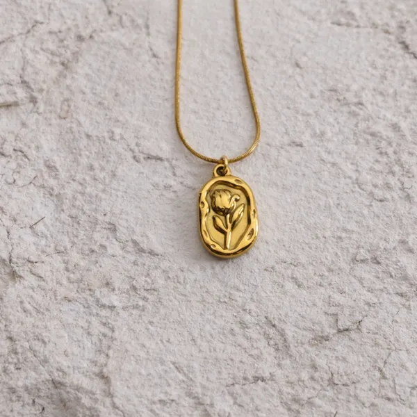 Ridhvee_Anti-Tarnish_Gold_Plated_Floral_Engraved_Pendant_Necklace_For_Women_&_Girls_|_Vintage_Style_Oval_Pendant_Chain_|_Skin_Friendly_Lightweight_Fashion_Jewellery_|_Rv-At-Cpd-020