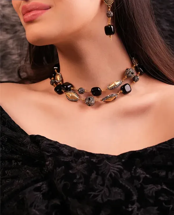 Black_&_Gold_Wardrobe_Golden_Shine_Necklace_Set
