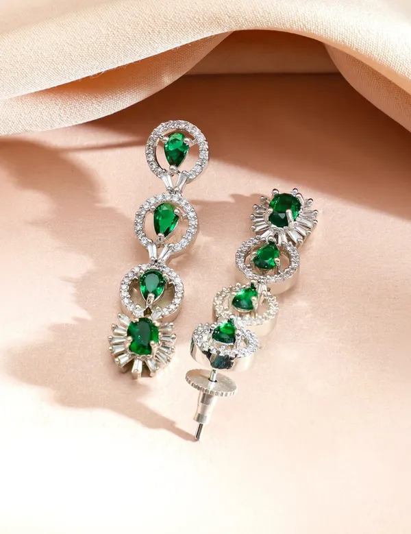 Green_Stones_&_Cubic_Zirconia_Studded_Luxury_Necklace_Set