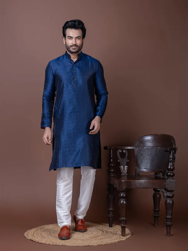 Navy_Mandarin_Collar_Jacquard_Kurta_With_Pyjama_For_Men