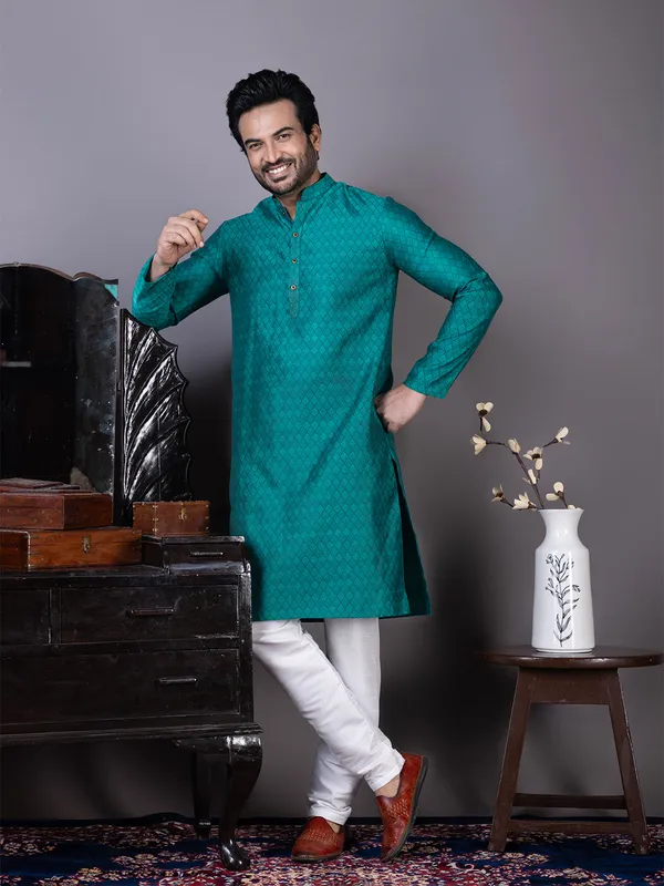 Green_Mandarin_Collar_Jacquard_Kurta_With_Pyjama_For_Men