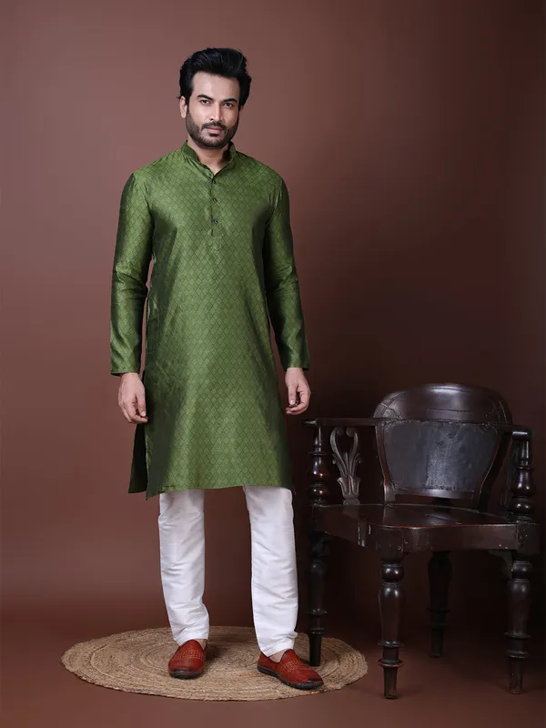 Green_Mandarin_Collar_Jacquard_Kurta_With_Pyjama_For_Men