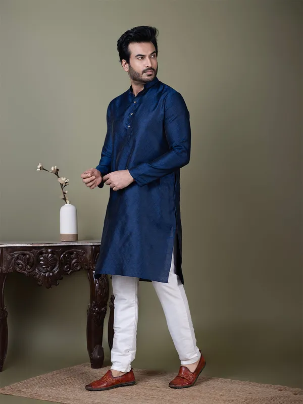 Navy_Mandarin_Collar_Jacquard_Kurta_With_Pyjama_For_Men