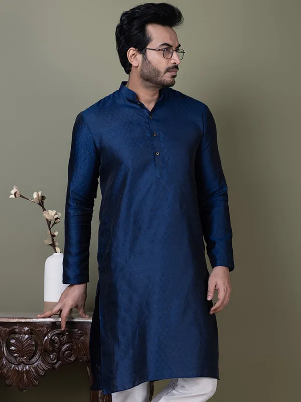 Navy_Mandarin_Collar_Jacquard_Kurta_With_Pyjama_For_Men