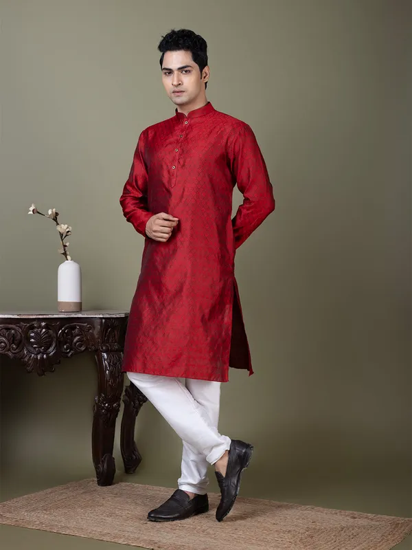 Red_Mandarin_Collar_Jacquard_Kurta_With_Pyjama_For_Men