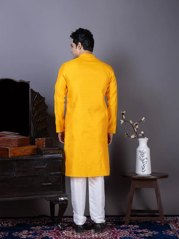 Yellow_Mandarin_Collar_Jacquard_Kurta_With_Pyjama_For_Men