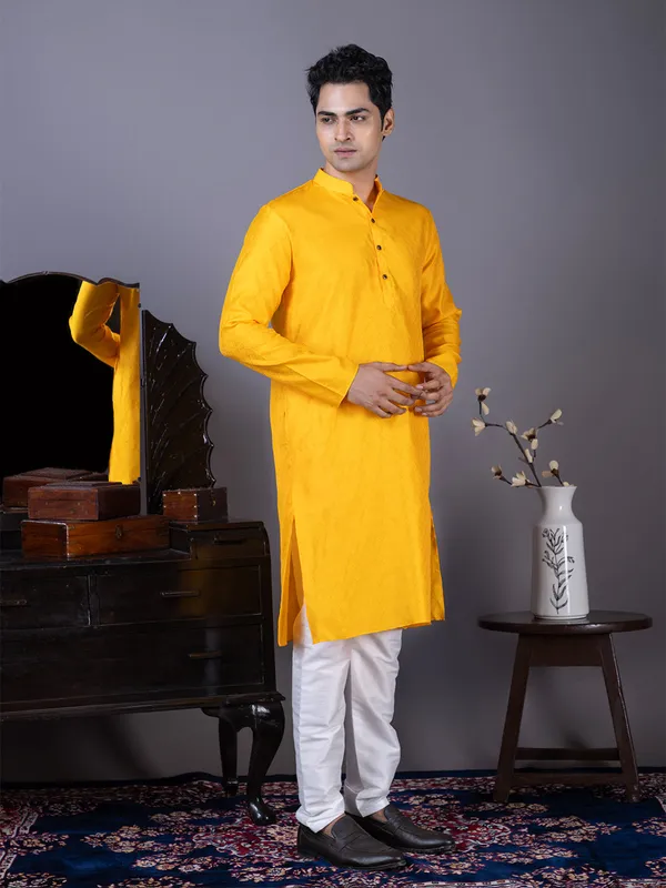 Yellow_Mandarin_Collar_Jacquard_Kurta_With_Pyjama_For_Men